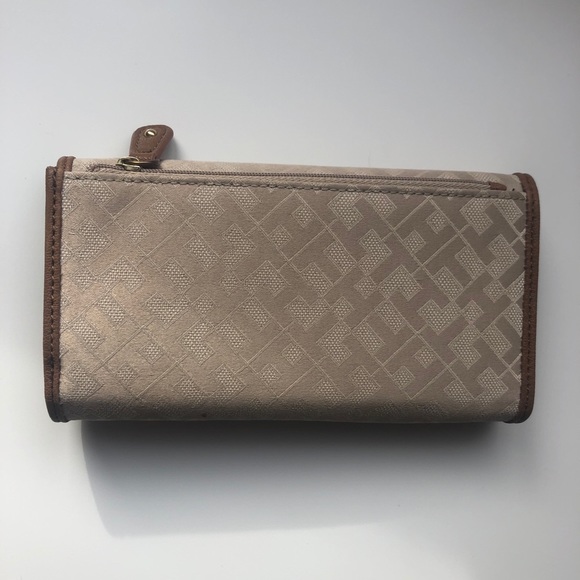 Tommy Hilfiger Beige Wallet - Picture 2 of 8